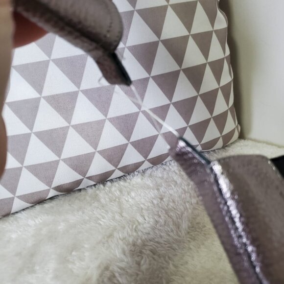 NWT Kenneth Cole Genuine Leather Brushed Metallic Chelsea Boots 8 - Picture 6 of 6